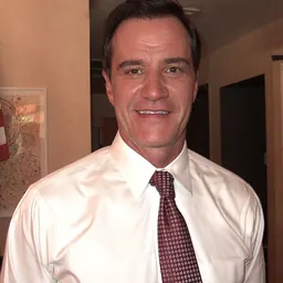 Portrait of Tim DeKay