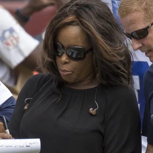 Portrait of Pam Oliver