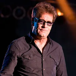 Portrait of Huey Lewis