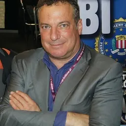 Portrait of Tim Weiner