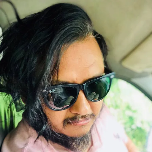 Portrait of Roshan Thapa