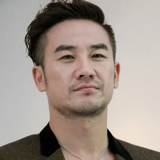 Portrait of Uhm Tae-woong