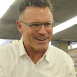 Portrait of Howie Long