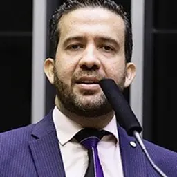 Portrait of Andre Janones