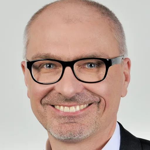 Portrait of Peter Simon