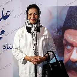 Portrait of Pouri Banai