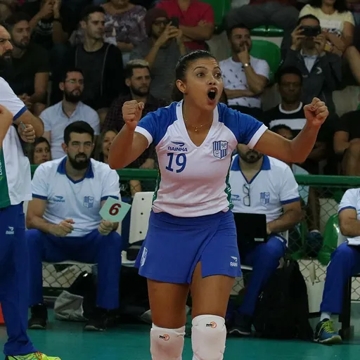 Portrait of Léia Silva