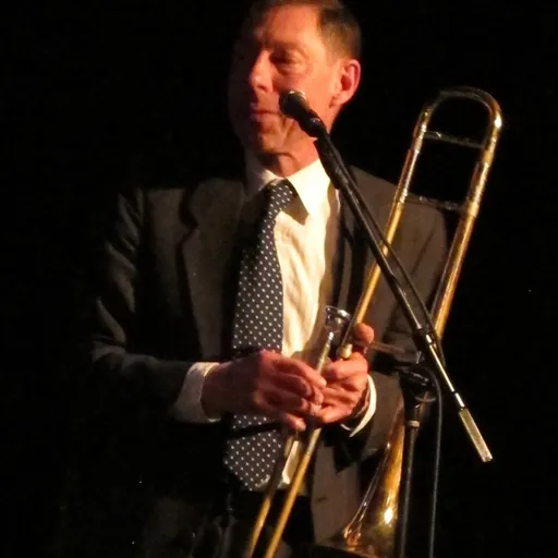 Portrait of Peter Zummo