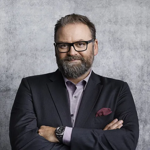 Portrait of Adam Alsing