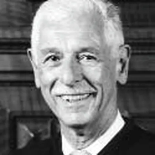 Portrait of Carlos Bea