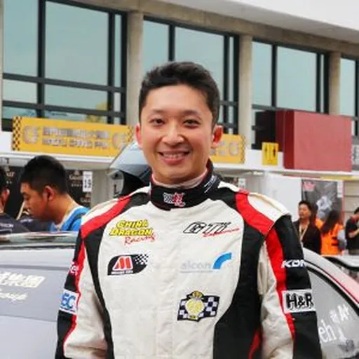 Portrait of Samuel Hsieh