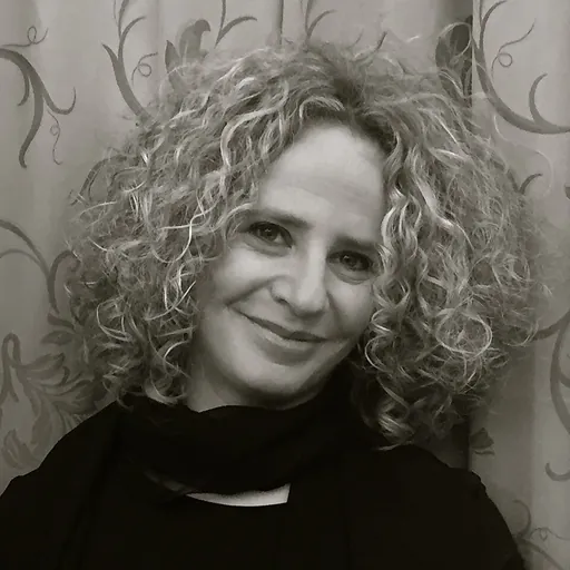 Portrait of Linda Verő Bán
