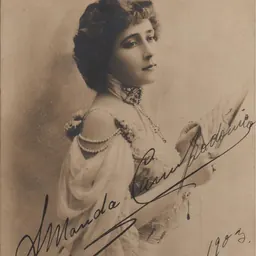 Portrait of Amanda Campodónico