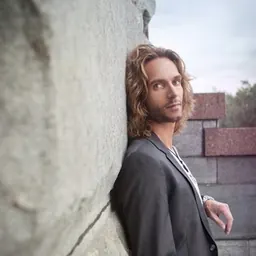 Portrait of Tomas N'evergreen