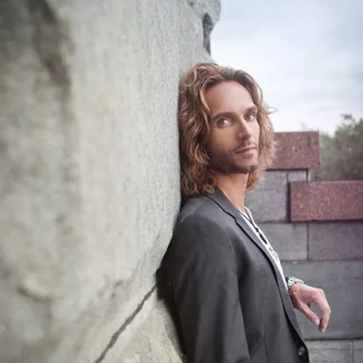 Portrait of Tomas N'evergreen