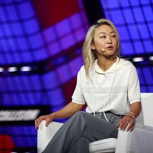 Portrait of Sarah Guo