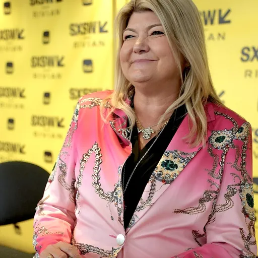 Portrait of Sandy Carter