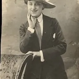 Portrait of Lea Manti