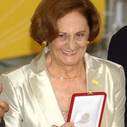 Portrait of Laura Cardoso