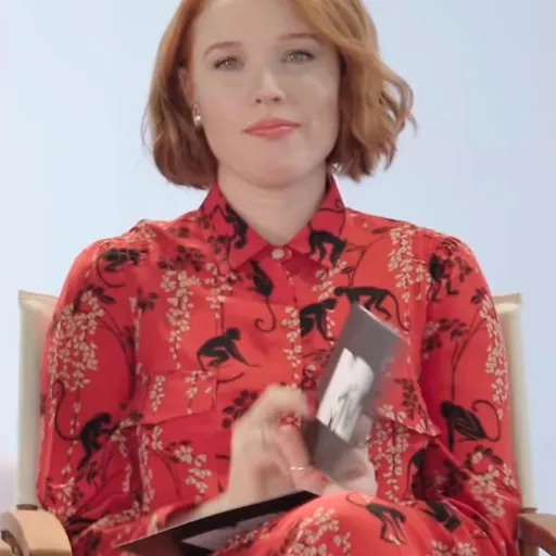 Portrait of Jessica Keenan Wynn