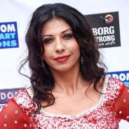 Portrait of Vida Samadzai