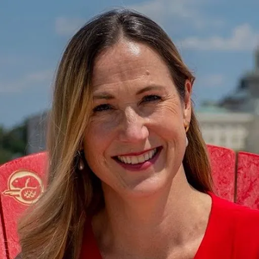 Portrait of Kirsten Hillman