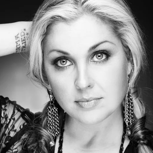 Portrait of Sunny Sweeney