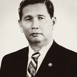 Portrait of Sarit Thanarat