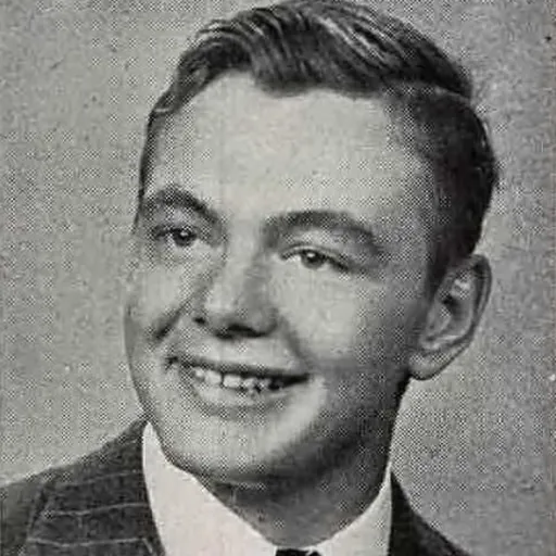Portrait of Bob Momsen