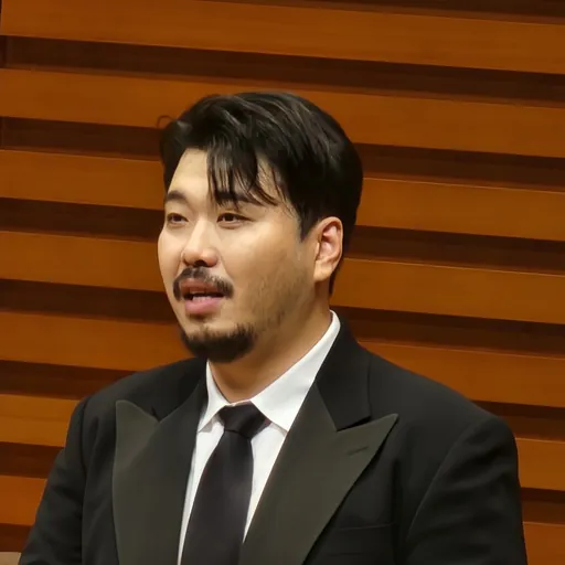 Portrait of Phillip Jeong