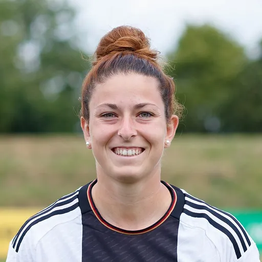 Portrait of Chantal Hagel