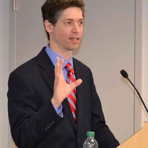 Portrait of Jonathan Cohn