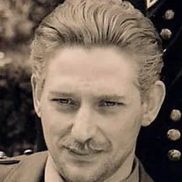Portrait of Steve Scott