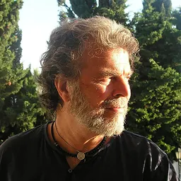 Portrait of Robert Venosa
