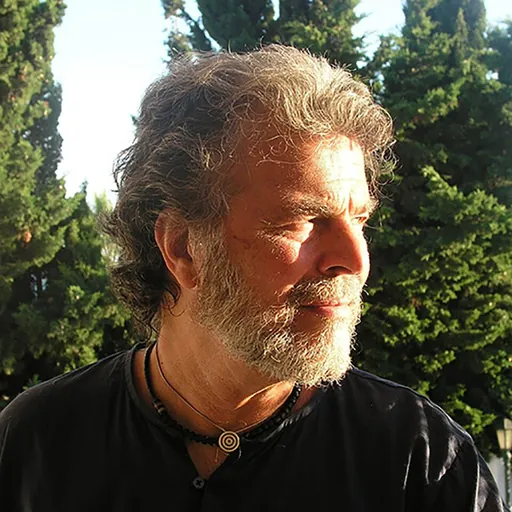 Portrait of Robert Venosa