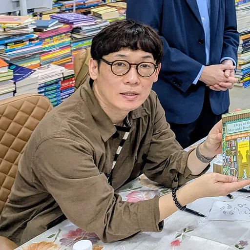 Portrait of Satoshi Yagisawa
