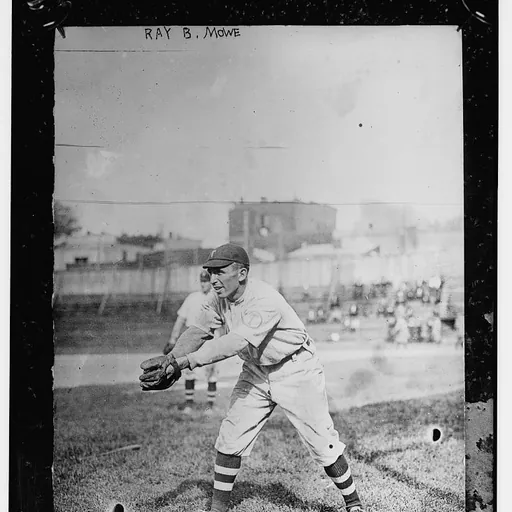 Portrait of Ray Mowe