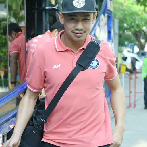 Portrait of Sarawut Kanlayanabandit
