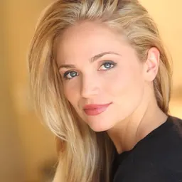 Portrait of Stephanie McIntosh
