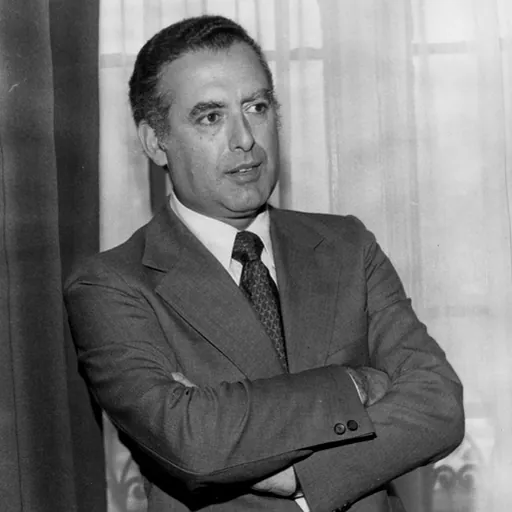 Portrait of Hernán Cubillos