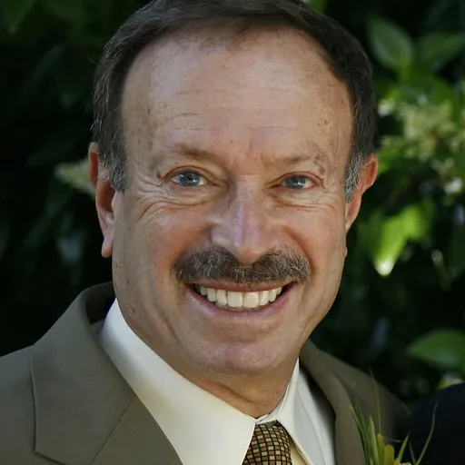 Portrait of Robert Gnaizda