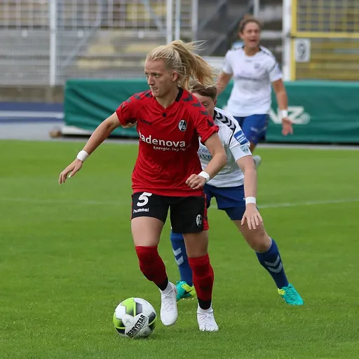 Portrait of Kim Fellhauer