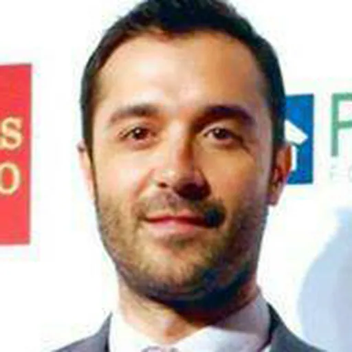 Portrait of Frankie J. Alvarez