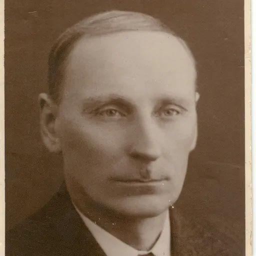 Portrait of August Roosileht