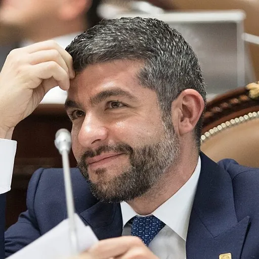 Portrait of Mauricio Tabe Echartea