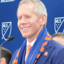 Portrait of Carl Lindner III