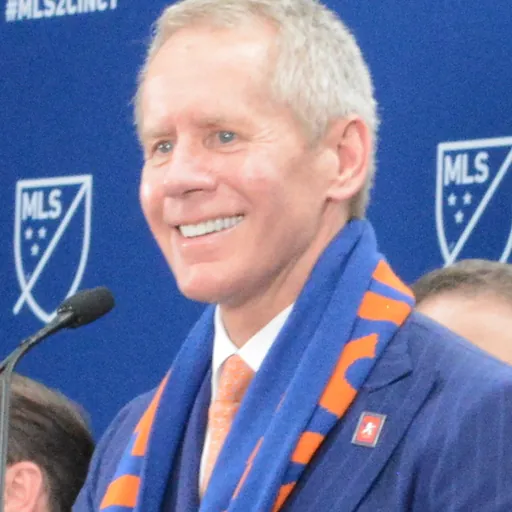 Portrait of Carl Lindner III