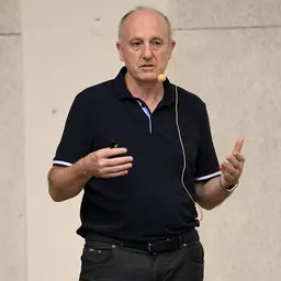 Portrait of Daniel Loss