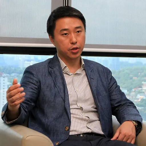 Portrait of Larry Sng Wei Shien