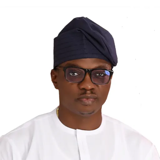 Portrait of Chris Ayebusiwa